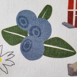 Putetrekk - Strøvtog (offwhite-rod) - detalj blaabaer