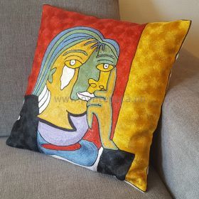 Pyntepute Tenkende Kvinne