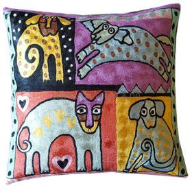 Pyntepute Katt med tre hunder