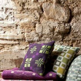 Mix av puter og pledd